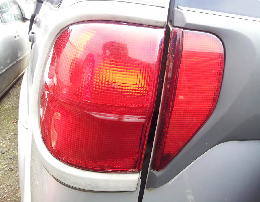 Nissan Terrano SVE TD rear-light-passengers